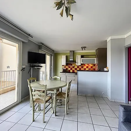 Apartment Family Close To The
